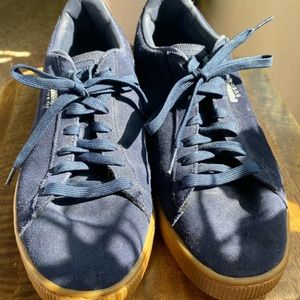 Men’s Puma Suede. Size 12
